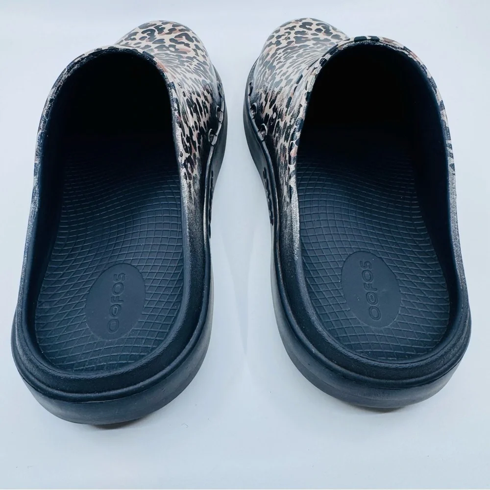 OOFOS slip clog